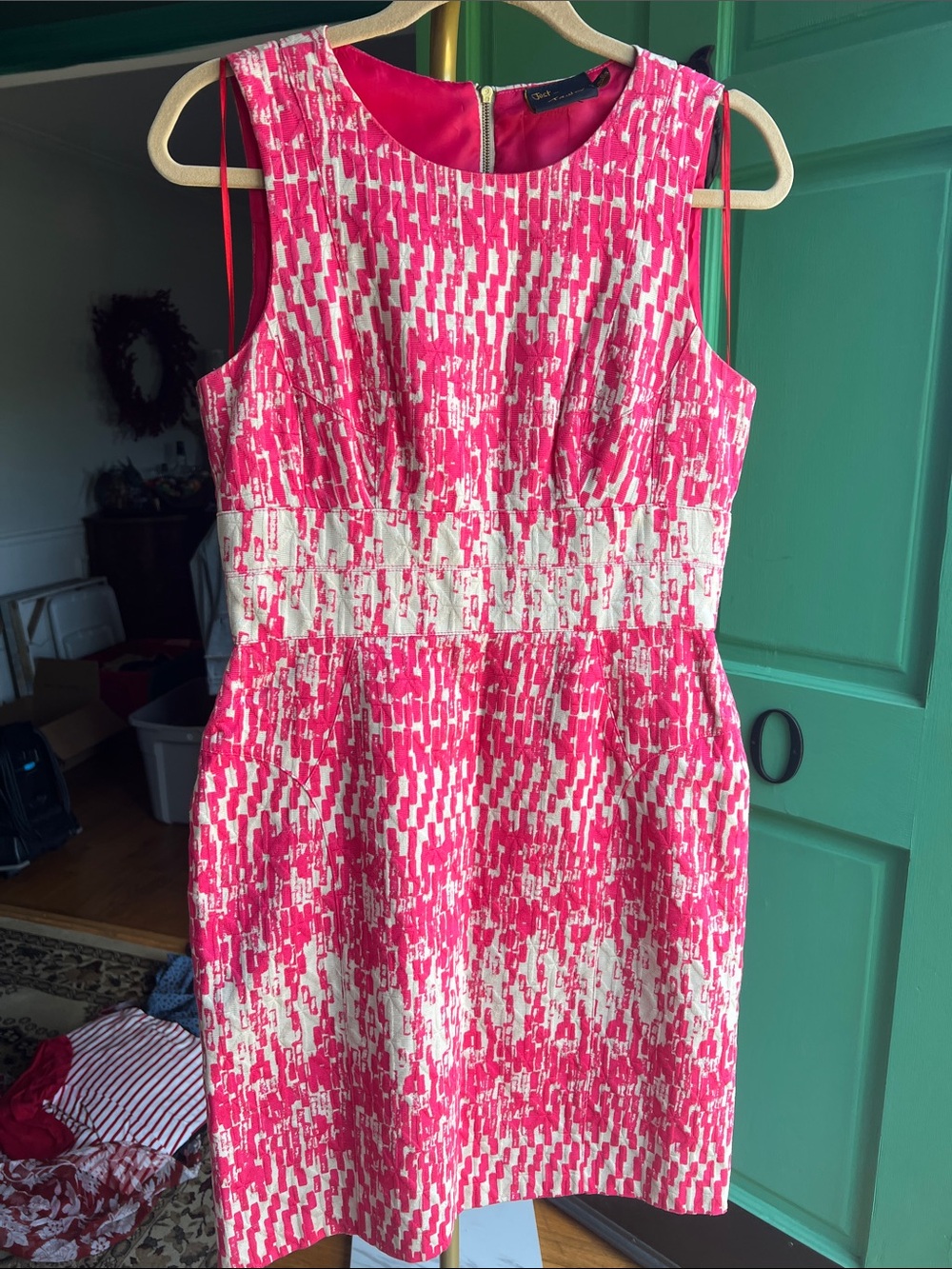 Just Taylor Pink and Cream Sheath Dress- cut outs at top back size 6 NWOT